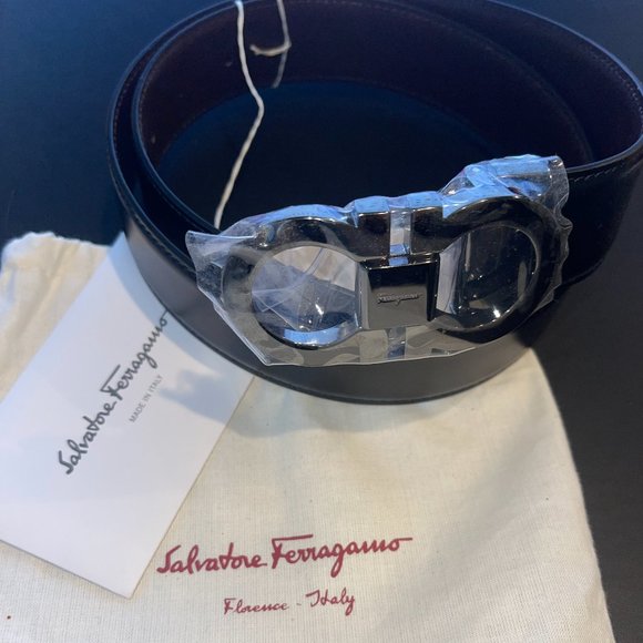 Ferragamo Reversible and Adjustable Gancini belt - Mens 32. New/Never opened - Picture 3 of 8
